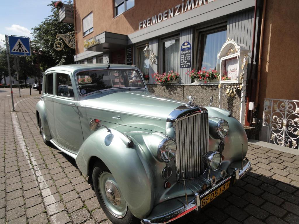 ホテルGasthaus Hirsch バーデン＝バーデン エクステリア 写真