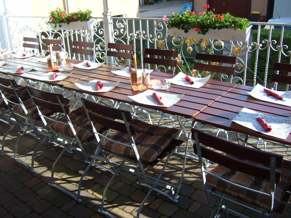 ホテルGasthaus Hirsch バーデン＝バーデン エクステリア 写真